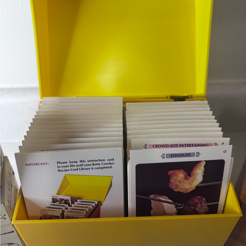 Vintage Betty Crocker Bright Yellow Recipe Card Box with Divided Cards 1971